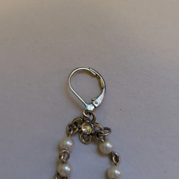 Vintage Pearl Dangle Earrings - Picture 4 of 4